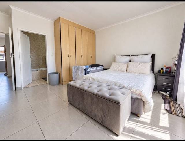 2 BEDROOM TOWNHOUSE FOR SALE IN BRACKENHURST